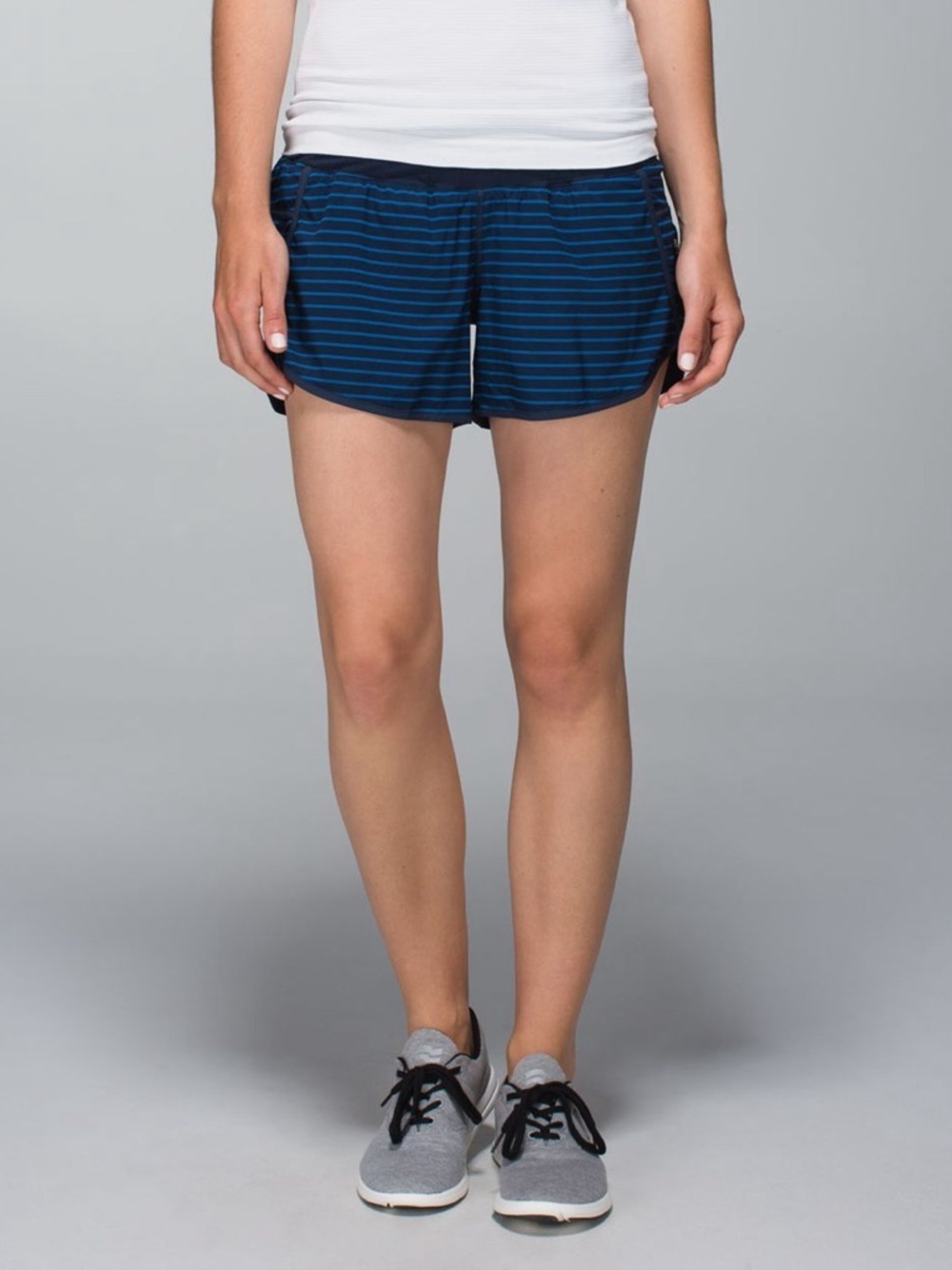 Lululemon Tracker Shorts II Size 4